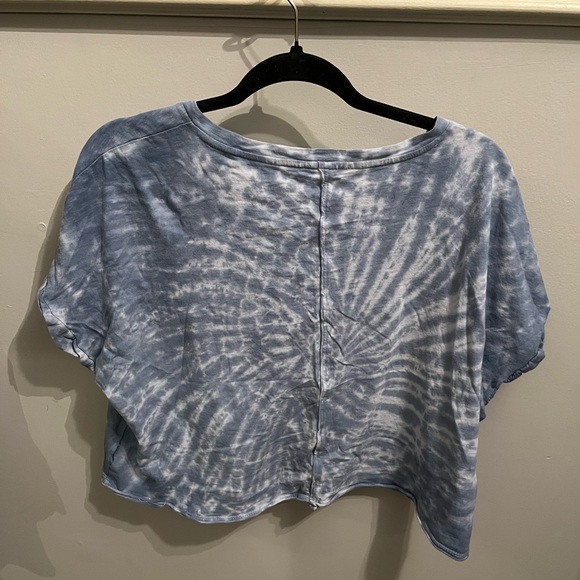 American eagle cropped blue white tie dye t shirt size small, fits like medium - Picture 2 of 6